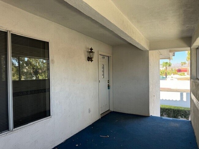 Foto del edificio - 2BR Condo w/Marina and Dock-Gated Waterfront Complex