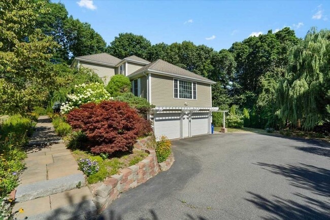 Foto del edificio - 89 Boulder Hill Dr