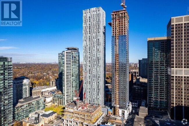 Building Photo - 1-3911 Yorkville Ave