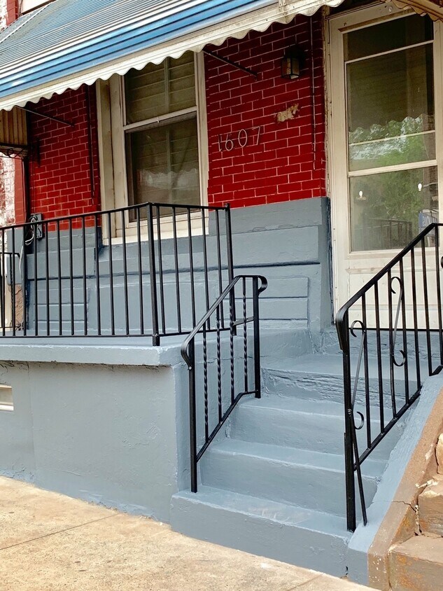 Primary Photo - Gorgeous 3-Bedroom Townhouse in Brewerytow...