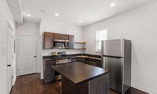 Foto del edificio - 3124 N California Ave