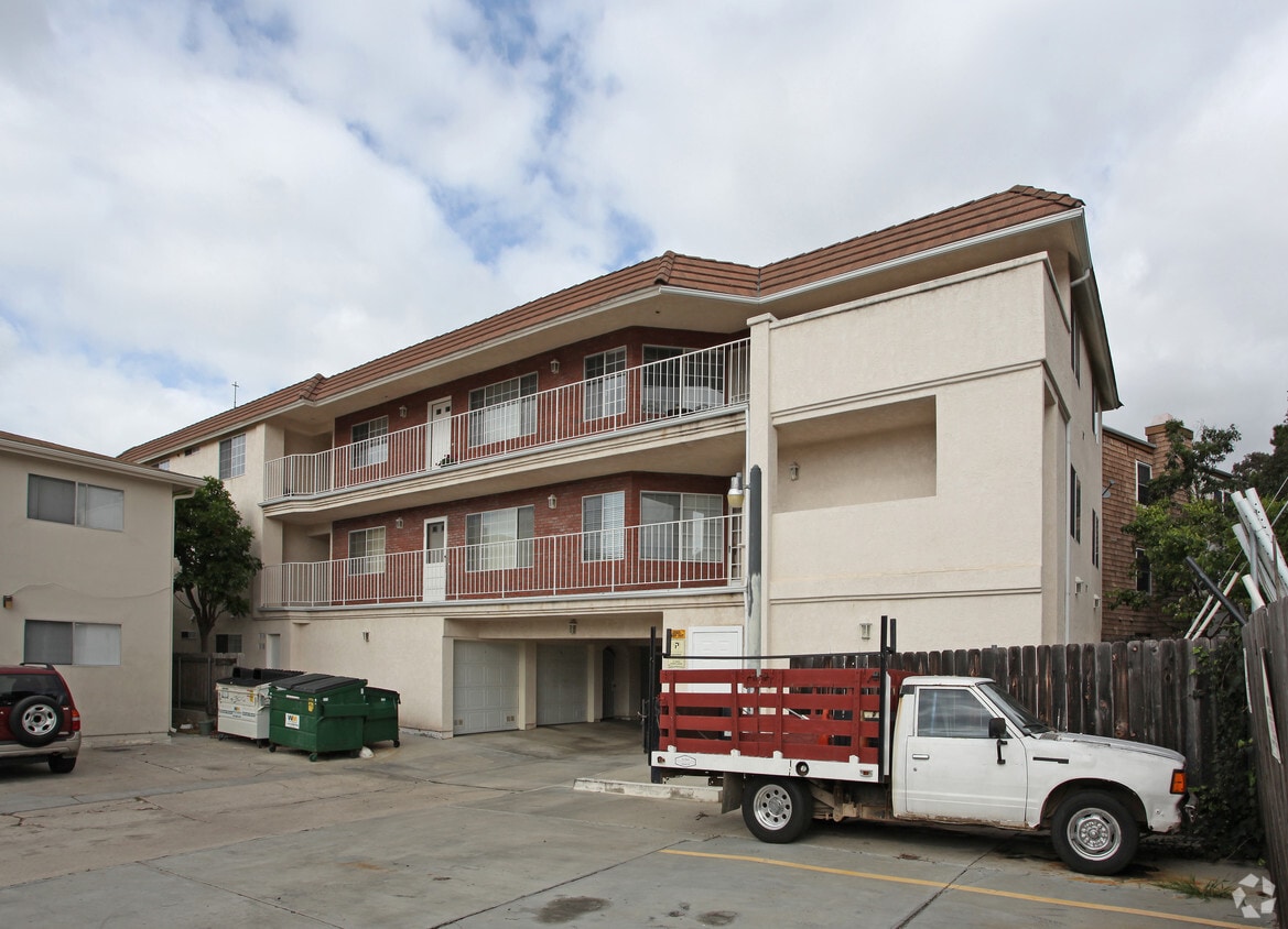 2125 Chatsworth Blvd, San Diego, CA 92107 Apartments in San Diego, CA