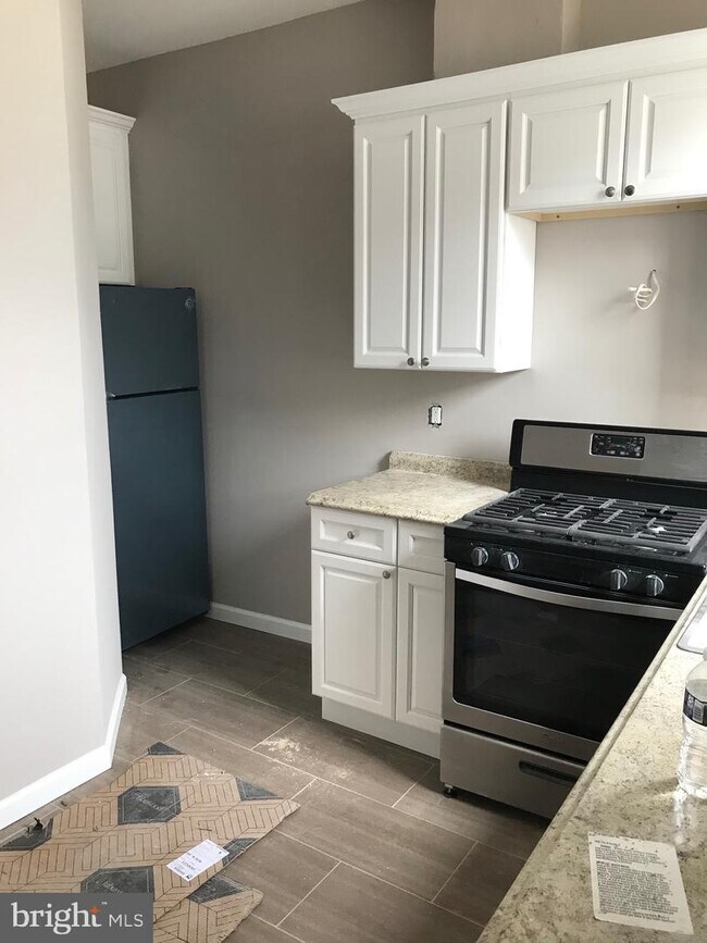 Foto del edificio - 327 Yale Ave