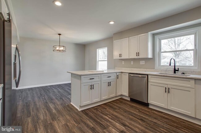 Building Photo - 1104 Cornell Ln