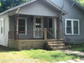Building Photo - 1006 E Thomas St