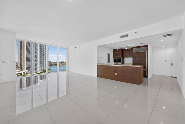 Foto del edificio - 465 Brickell Ave