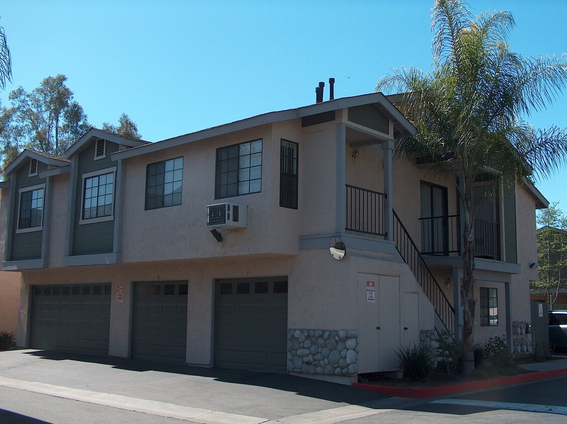 Foto principal - 3 bed, 2.5 bth, CONDO in ESCONDIDO