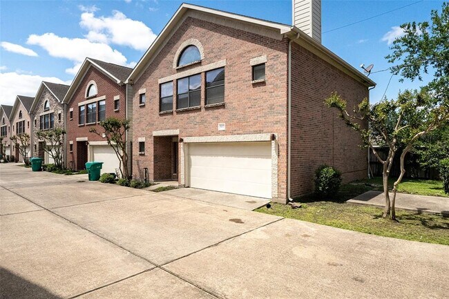 Foto del edificio - 3417 Rolgom Pl Ct