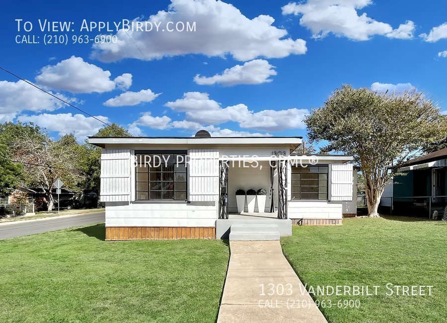 Foto principal - **2 Bed, 1 Bath Home Located in Highland P...