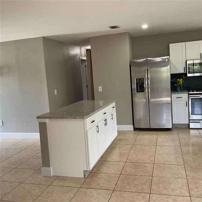 Building Photo - 6377 Myrtlewood Rd