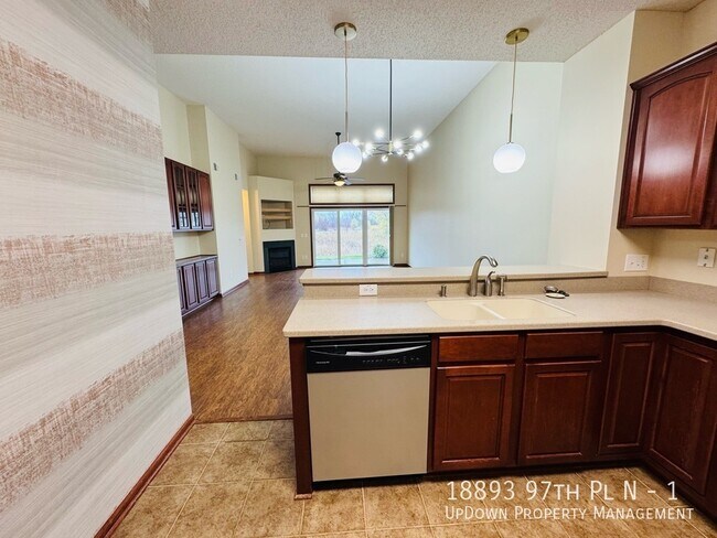 Foto del edificio - 18893 97th Pl N