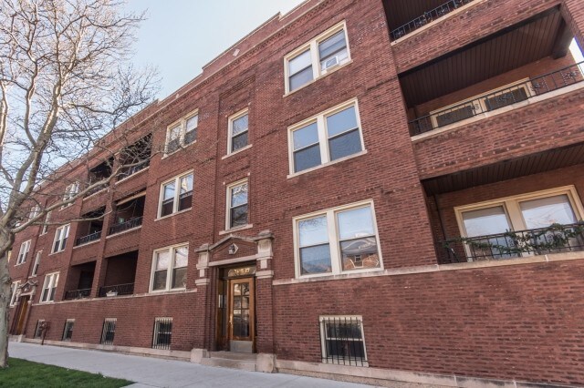 Primary Photo - 7415 N Paulina St