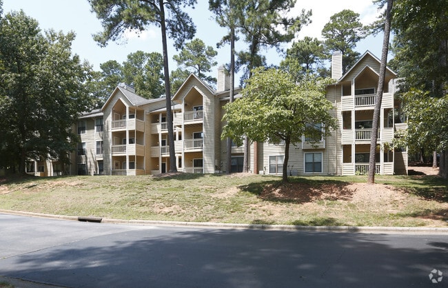 Building Photo - Avana Lake Lynn