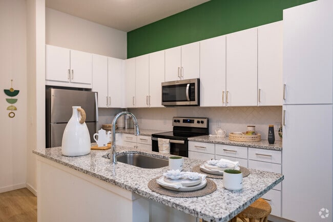 1BR, 1BA - 656SF - A1 - Kitchen - The Gray