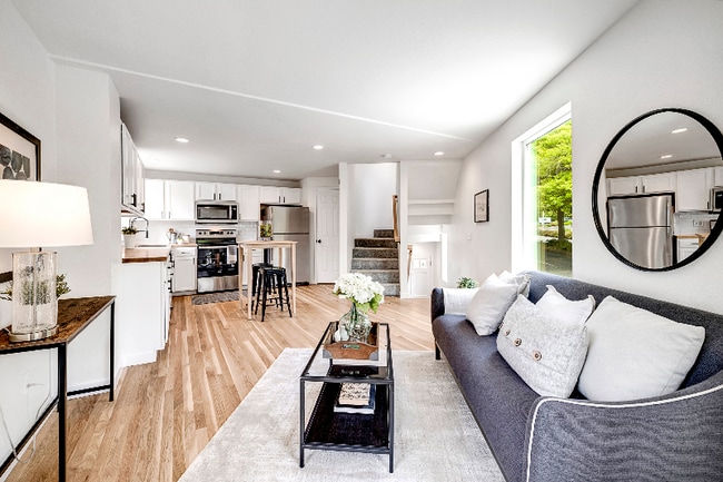 Foto del edificio - 4727 Sand Point Way NE