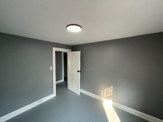 Photo - 1750 Urbana Rd House