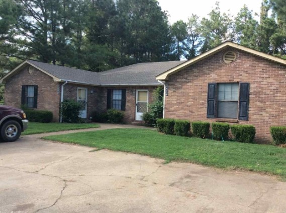 Primary Photo - 1400-1404 Kari Ln