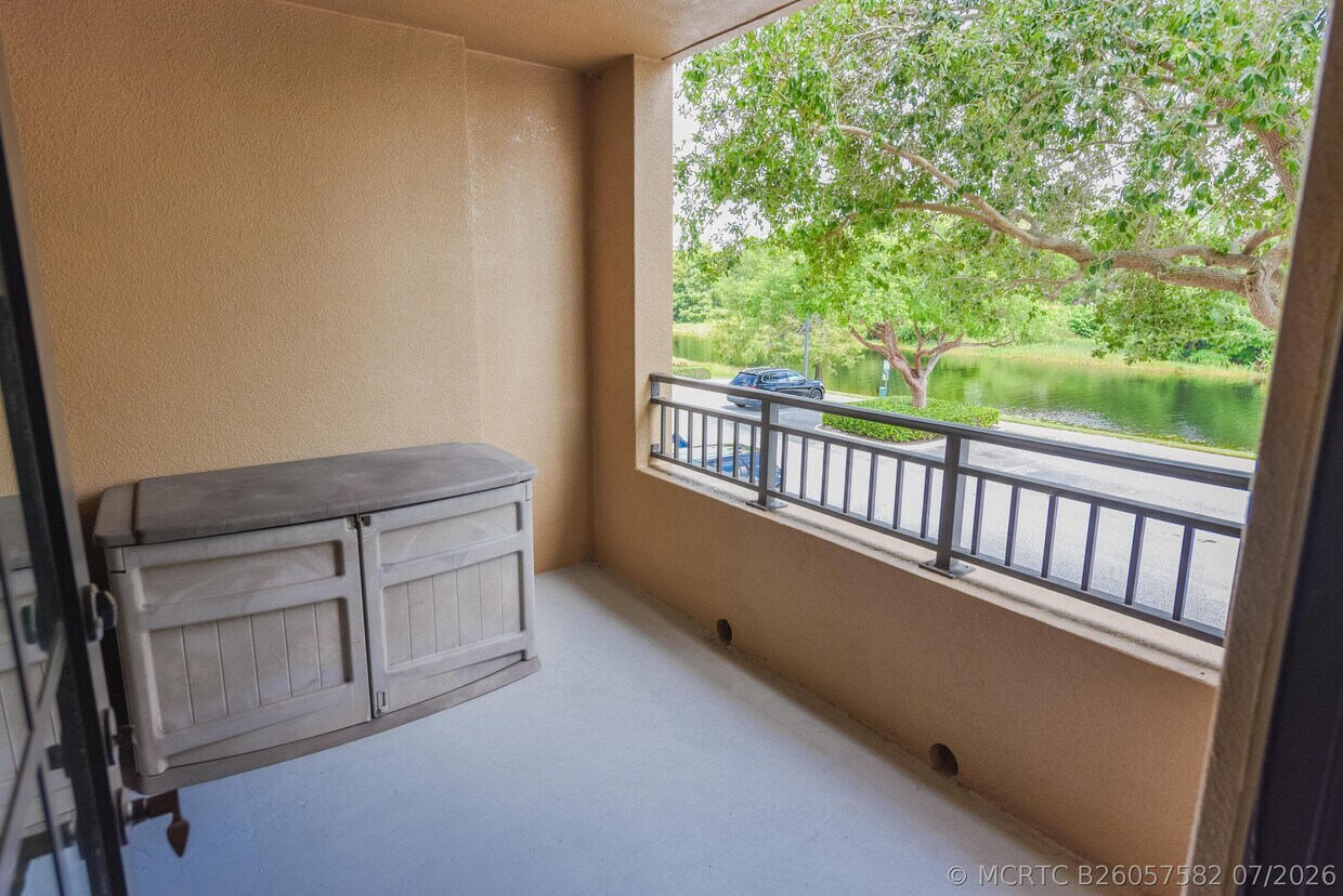 Foto del edificio - 4907 Midtown Ln