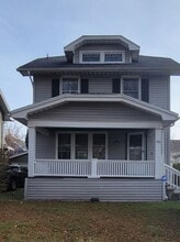 Building Photo - 192 Morton St