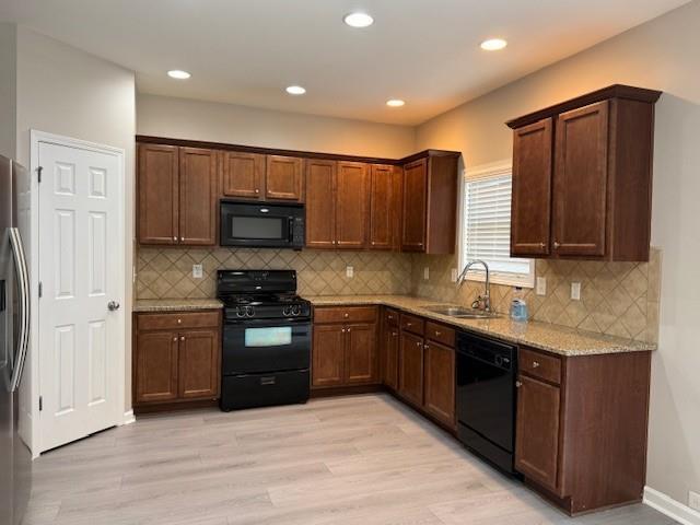 Foto del edificio - 2718 Beynon Ln NE
