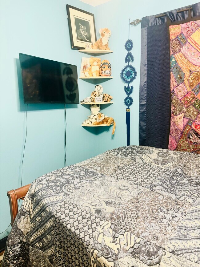 Bedroom 2 - 1100 Hawthorne St