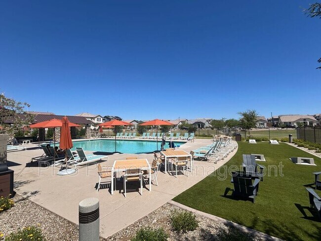 Foto del edificio - 14118 W Hackamore Dr