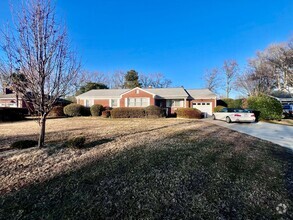 Building Photo - 4724 Thoroughgood Dr