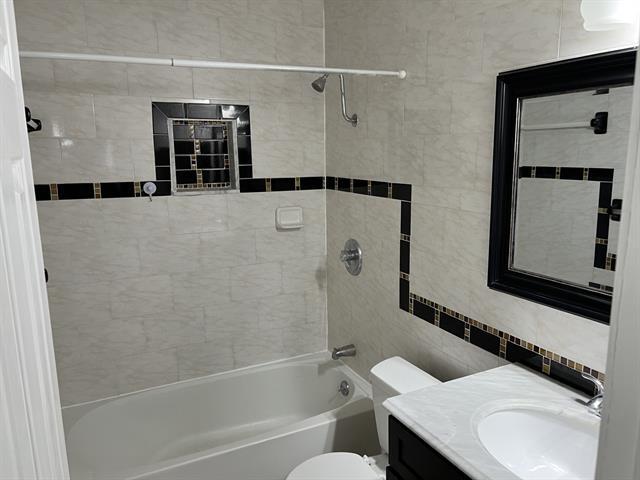 Foto del edificio - 2229 Heartside Pl