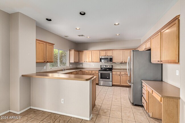 Building Photo - 8014 W Harmony Ln