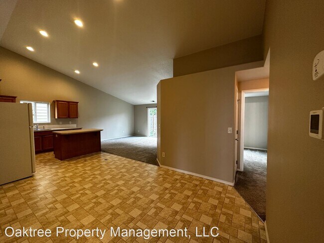 Building Photo - 3 br, 2 bath House - 1352 Ridgeview St