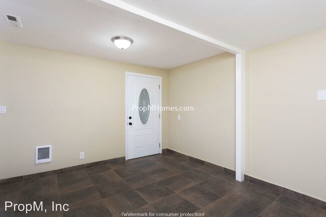 Building Photo - 3 br, 2 bath House - 10025 SW River Road