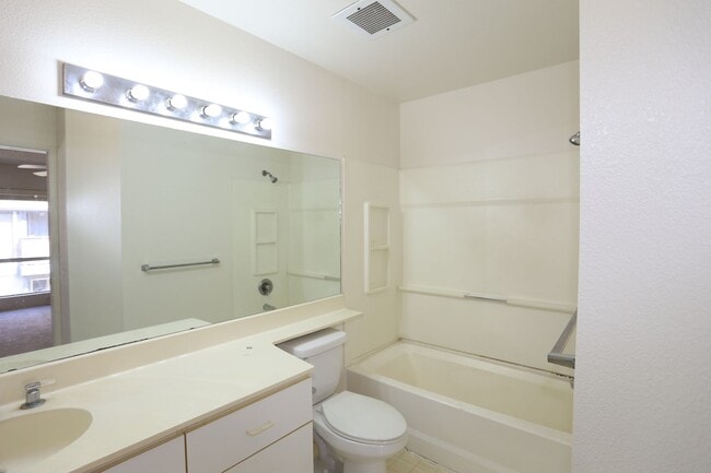 Building Photo - Sun Rise in Ewa. One bedroom, one bathroom corner unit on the 2nd floor