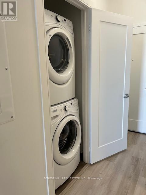 Photo du bâtiment - 310 Tweedsmuir Ave