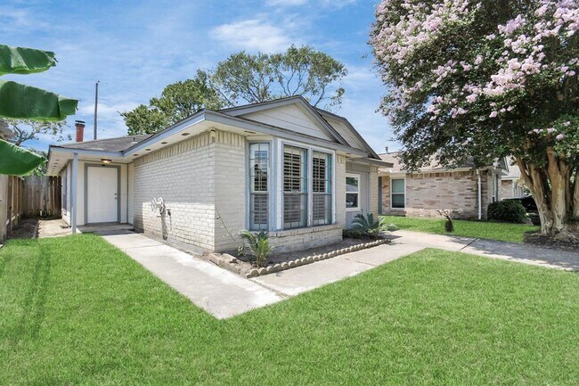 Building Photo - 15919 Oakendell Dr