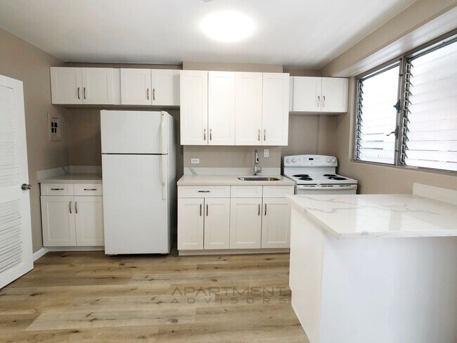 Foto del edificio - $500 1ST MONTH RENT SPECIAL | PARKING AVAI...