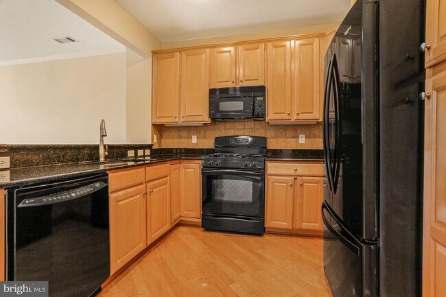 Foto del edificio - 400 Cameron Station Blvd