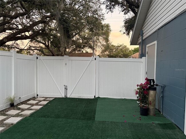 Building Photo - 866 Wichita Pl