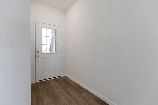 Building Photo - 2260 Horseshoe Cir