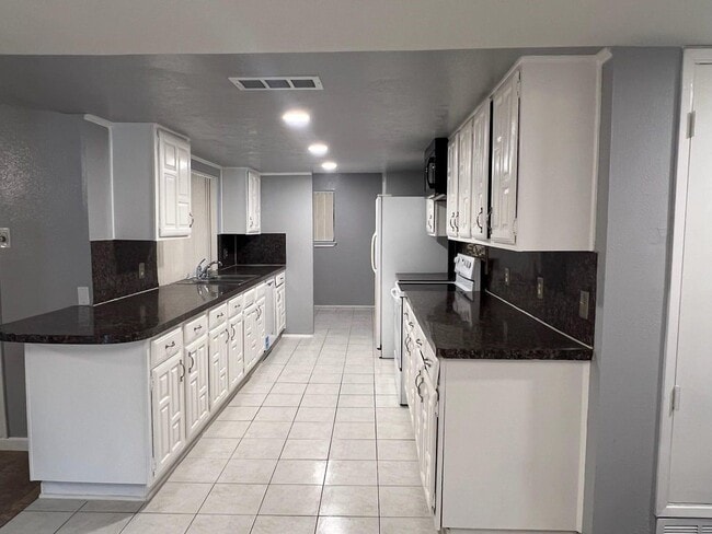 Foto del edificio - 8103 Edgebrook Forest Ct