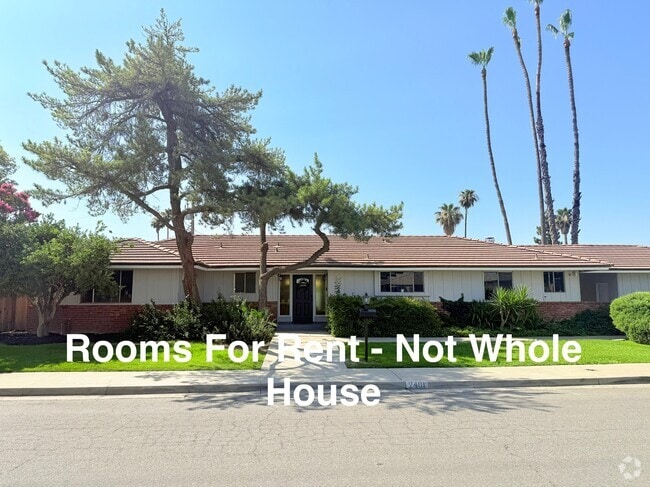 Building Photo - 2401 Rio Vista Dr