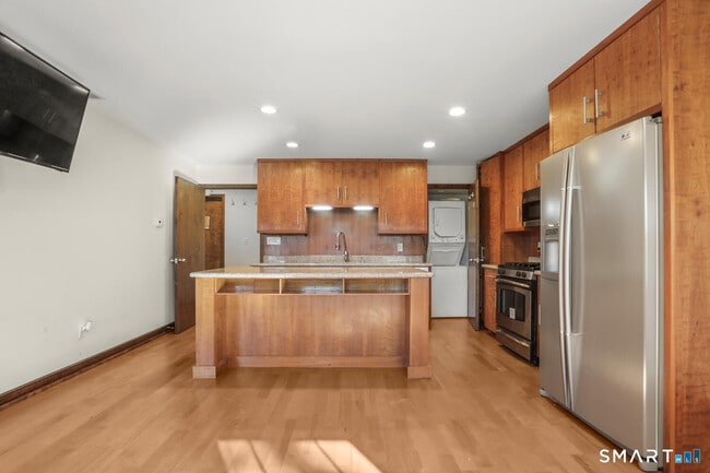 Foto del edificio - 433 Post Rd