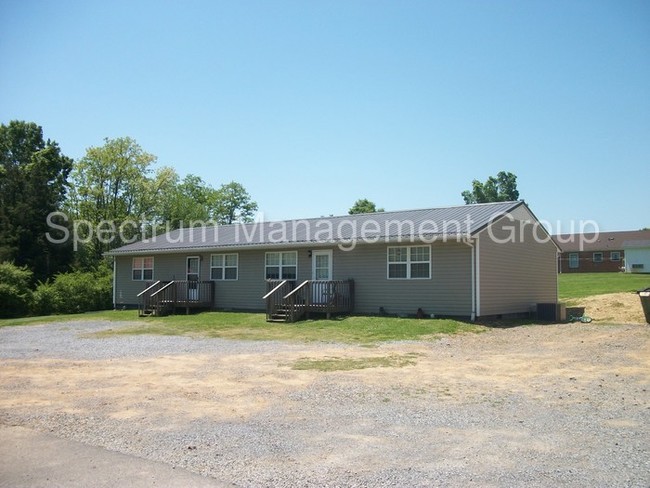 Building Photo - 413 N Church St