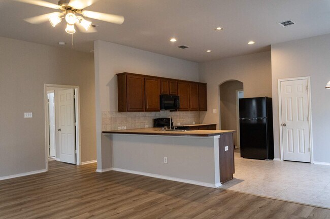 Building Photo - 12416 Sunrise Dr