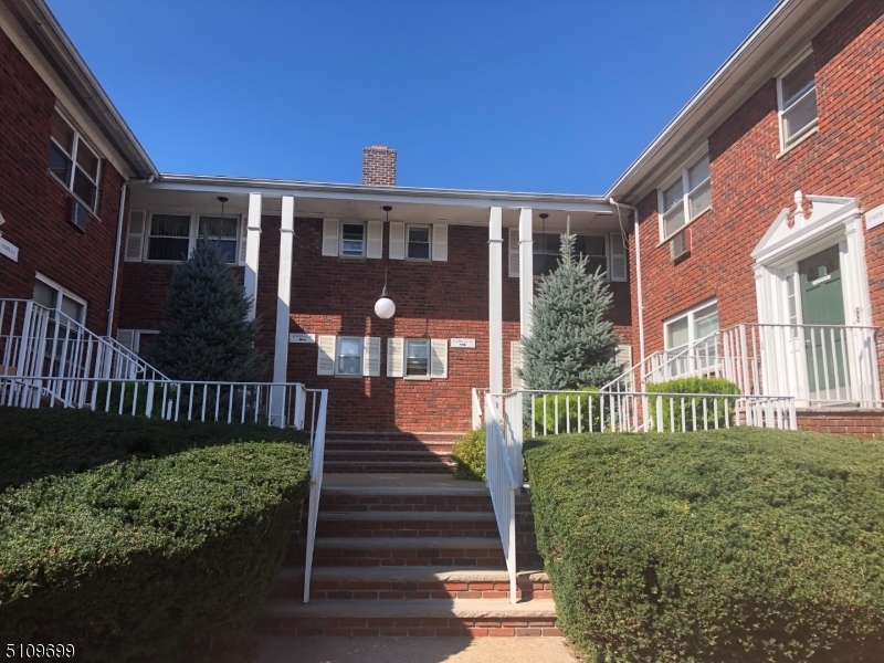 Foto principal - 197 N Beverwyck Rd