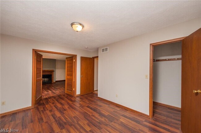 Foto del edificio - 28310 Center Ridge Rd