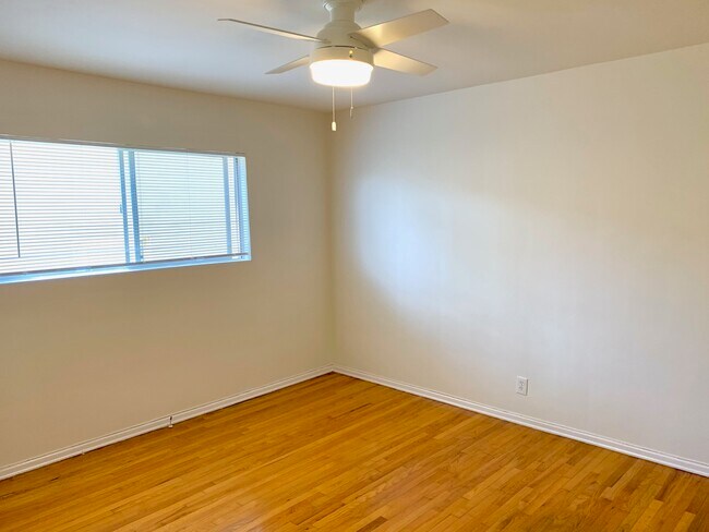 Bedroom - 833 Cedar St