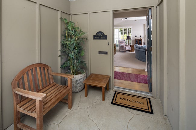 6552 Avenida Manana San Diego Ca 92037 House For Rent In