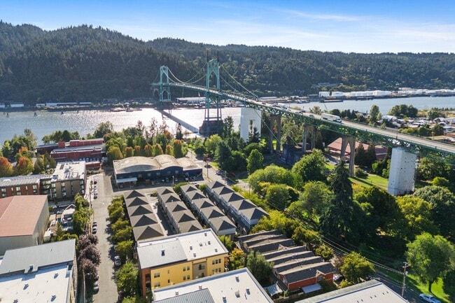 Photo - Spacious Cathedral Park Townhouse with Private Yard & Garage