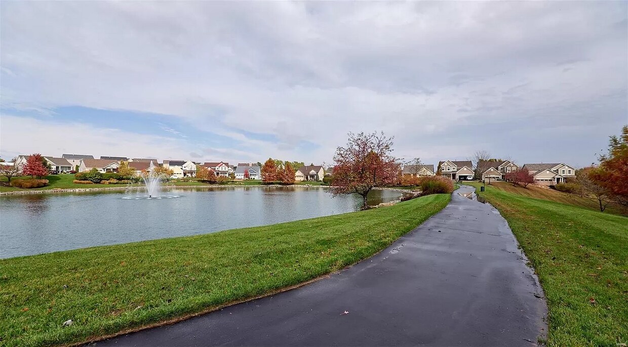 Walking path - 1932 Piedmont Cir