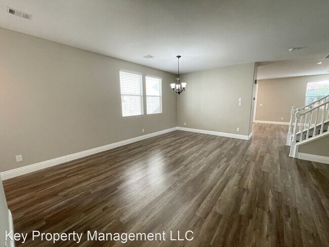 Building Photo - 5 br, 2.5 bath House - 679 Newquay Ct